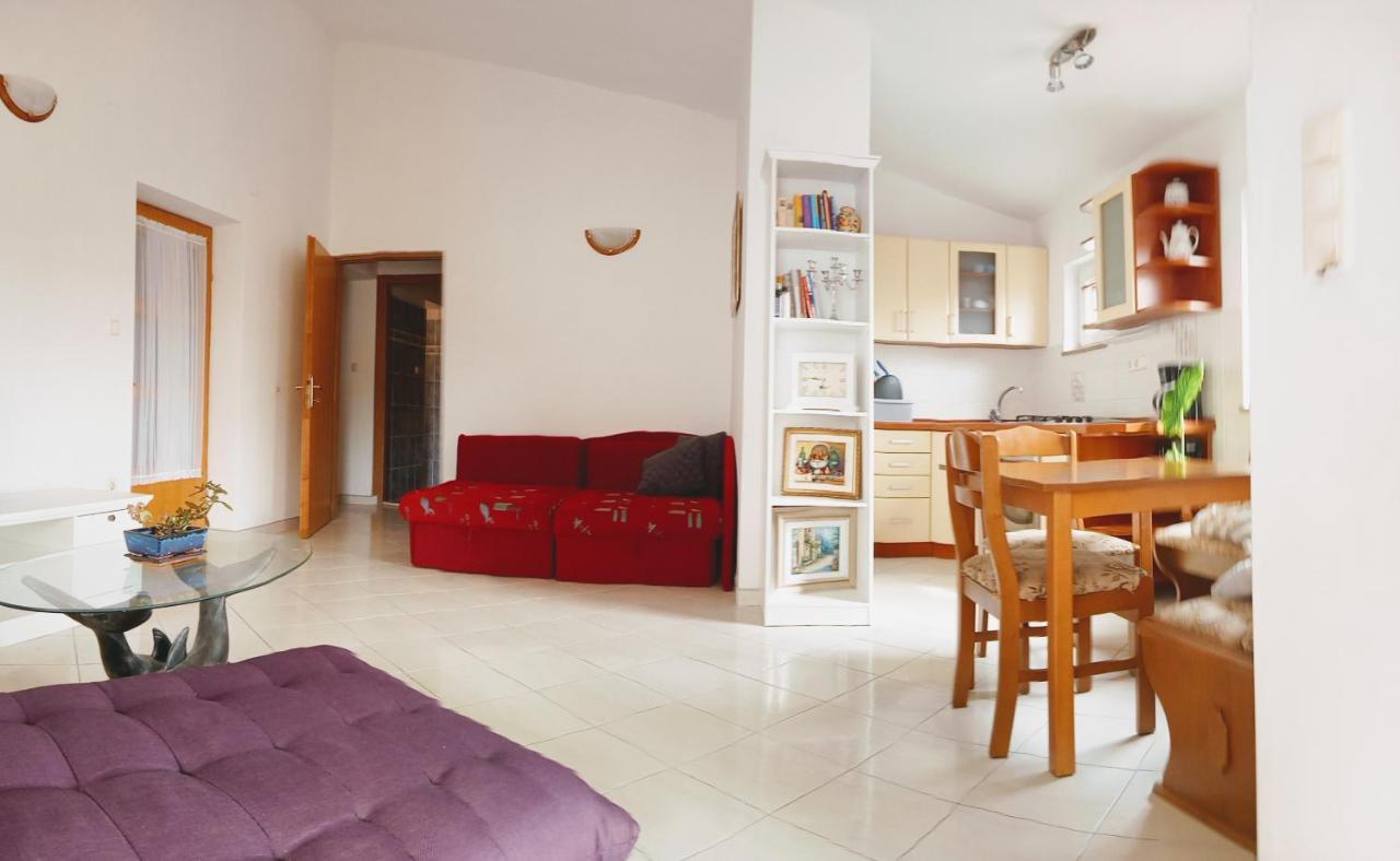 Apartmani Nikolina Ražanac Kültér fotó